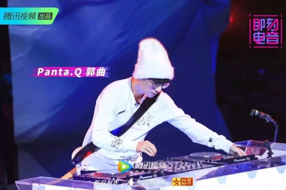 在线听歌硬曲DJ，音乐的魔力与数字时代的融合