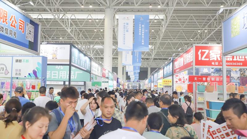 越南小百货批发市场，繁荣的商业景象与发展趋势